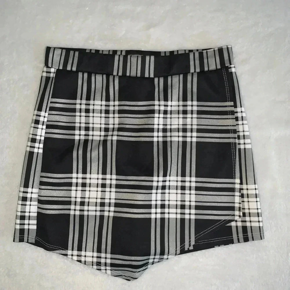 NWOT Skort From Windsor - Picture 1 of 3